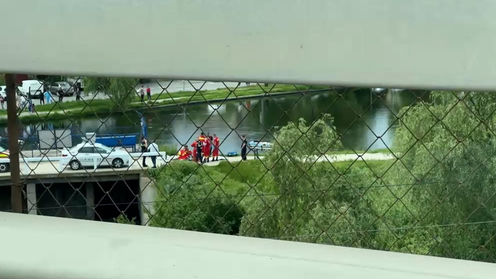 A vrut să își salveze prietena și acum se luptă pentru propria sa viață. Filmul tragediei din Chitila