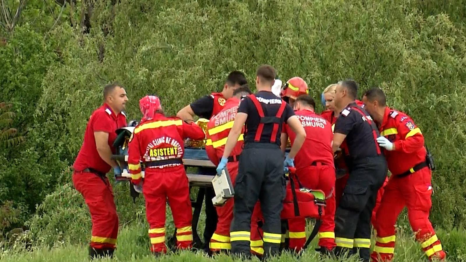 ANIMAȚIE. Băiatul de 16 ani care s-a aruncat în Lacul Chitila ca să își salveze prietena nu știa să înoate