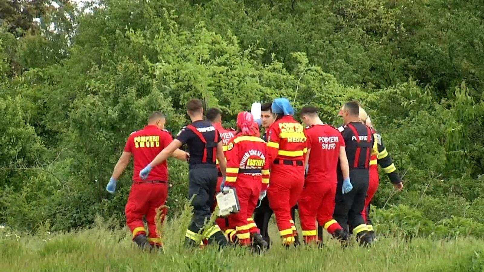 ANIMAȚIE. Băiatul de 16 ani care s-a aruncat în Lacul Chitila ca să își salveze prietena nu știa să înoate