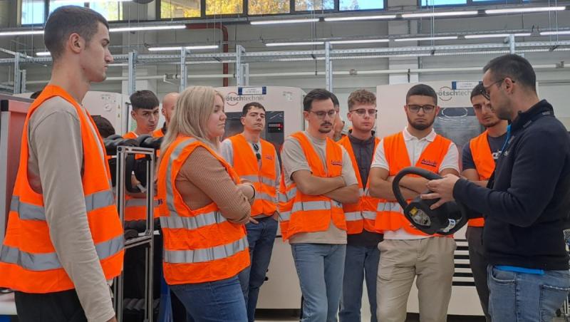 O companie gigant prezentă şi în România îşi închide patru fabrici din Turcia şi oferă angajaţilor 12 salarii