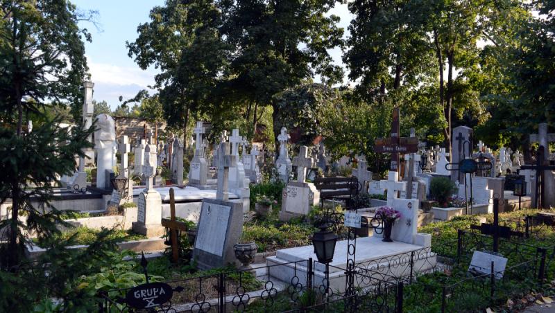 Percheziţii la Bellu. Patru persoane, printre care şi un fals preot, acuzate de înşelăciuni de 850.000 de lei
