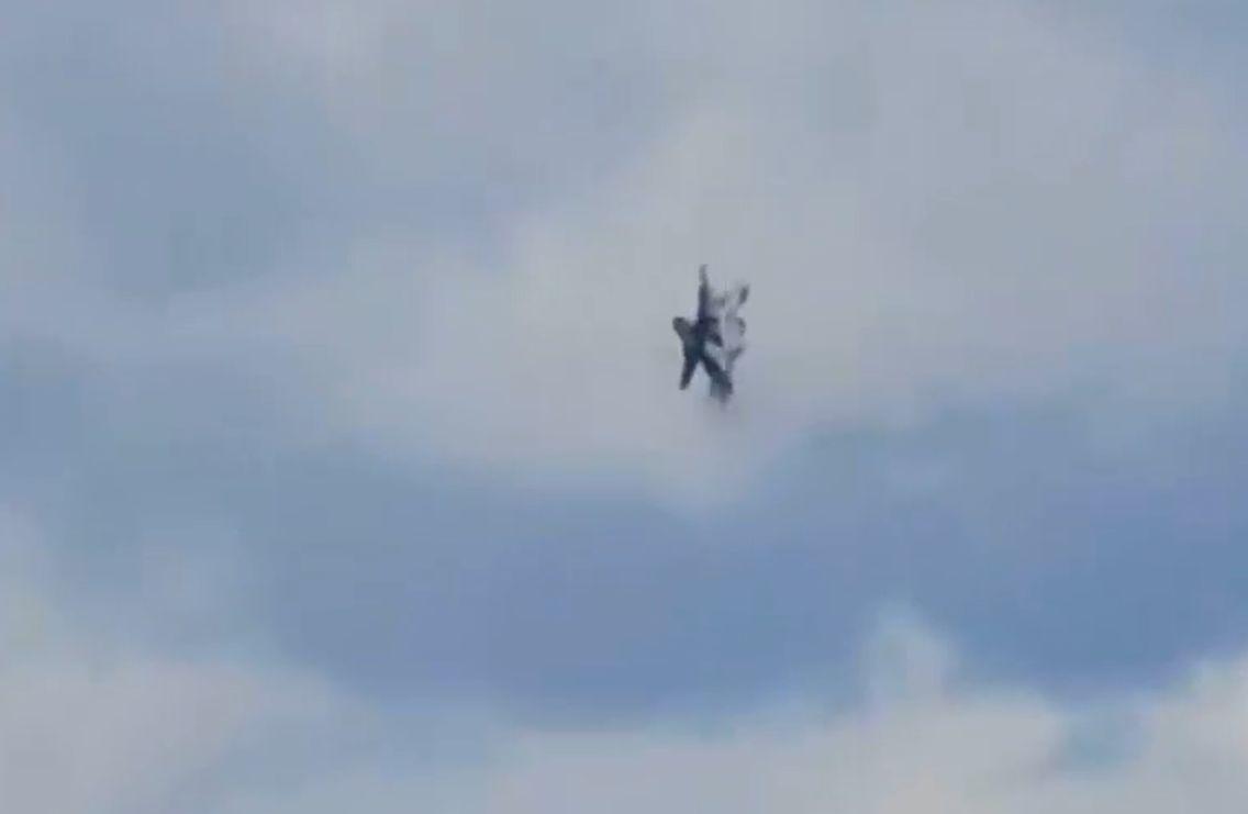 Momentul când două avioane de vânătoare se ciocnesc în zbor la un show aviatic în Idaho