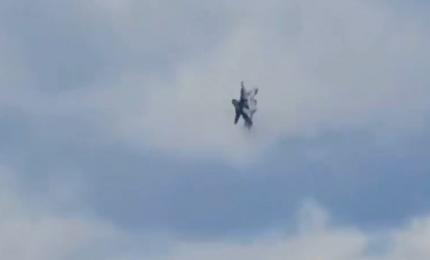Momentul când două avioane de vânătoare se ciocnesc în zbor la un show aviatic în Idaho