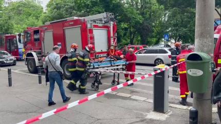 Un lift în care se aflau şase oameni a căzut în gol la Ministerul Transporturilor. O persoană a fost rănită