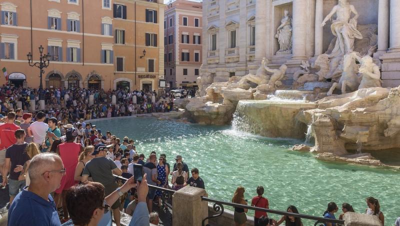Pe 22 mai 1762 a fost inaugurată, la Roma, renumita Fontana di Trevi