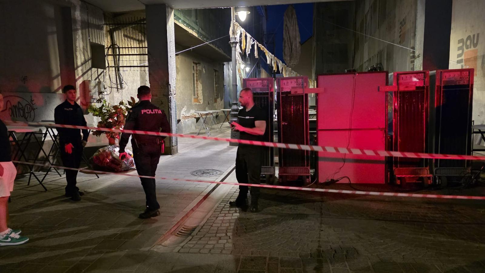 O adolescentă de 16 ani a murit, după ce căzut de pe acoperişul unei clădiri abandonate din Oradea