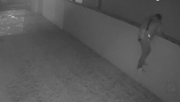 Hoţ prins în timp ce se pregătea să dea o nouă spargere, în Tg. Jiu. Avea la el un pistol, culmea, tot furat