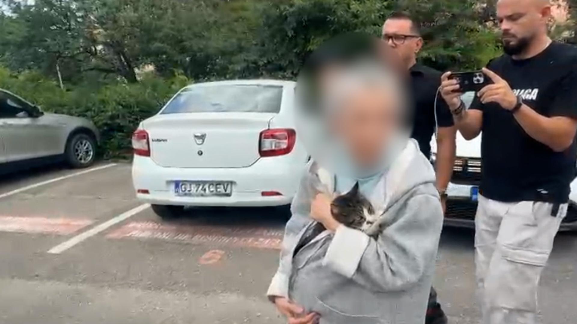 Filmul măcelului din Târgu Jiu. Alexandru şi-a hăcuit bunica şi fratele, apoi s-a sinucis. Se credea Dumnezeu