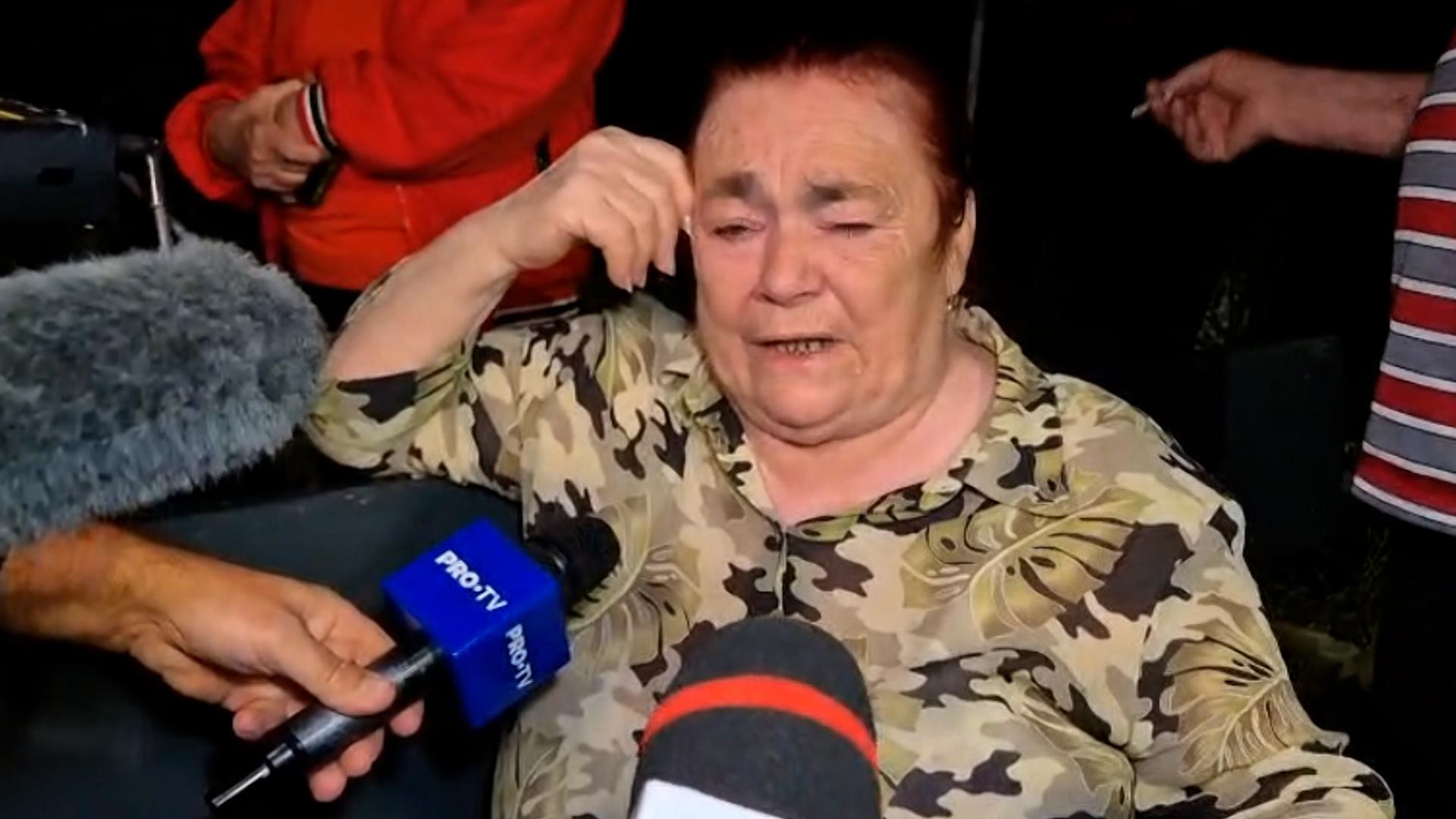 Filmul măcelului din Târgu Jiu. Alexandru şi-a hăcuit bunica şi fratele, apoi s-a sinucis. Se credea Dumnezeu