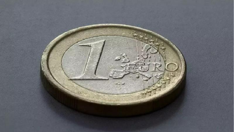 Moneda unică euro a atins un nou record istoric în raport cu leul românesc