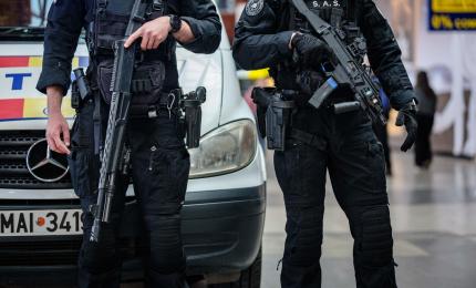 Deţinut evadat din penitenciarul Craiova, împuşcat de mascaţii SAS. Poliţiştii au tras de cel puţin 6 ori