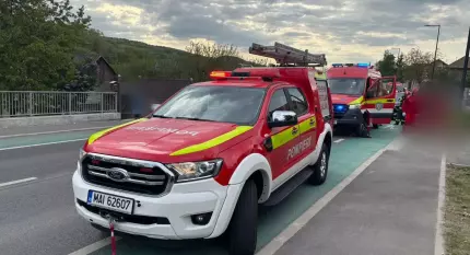 Un motociclist de 19 ani din Cluj a murit, după ce a fost agăţat chiar de maşina pe care a depăşit-o