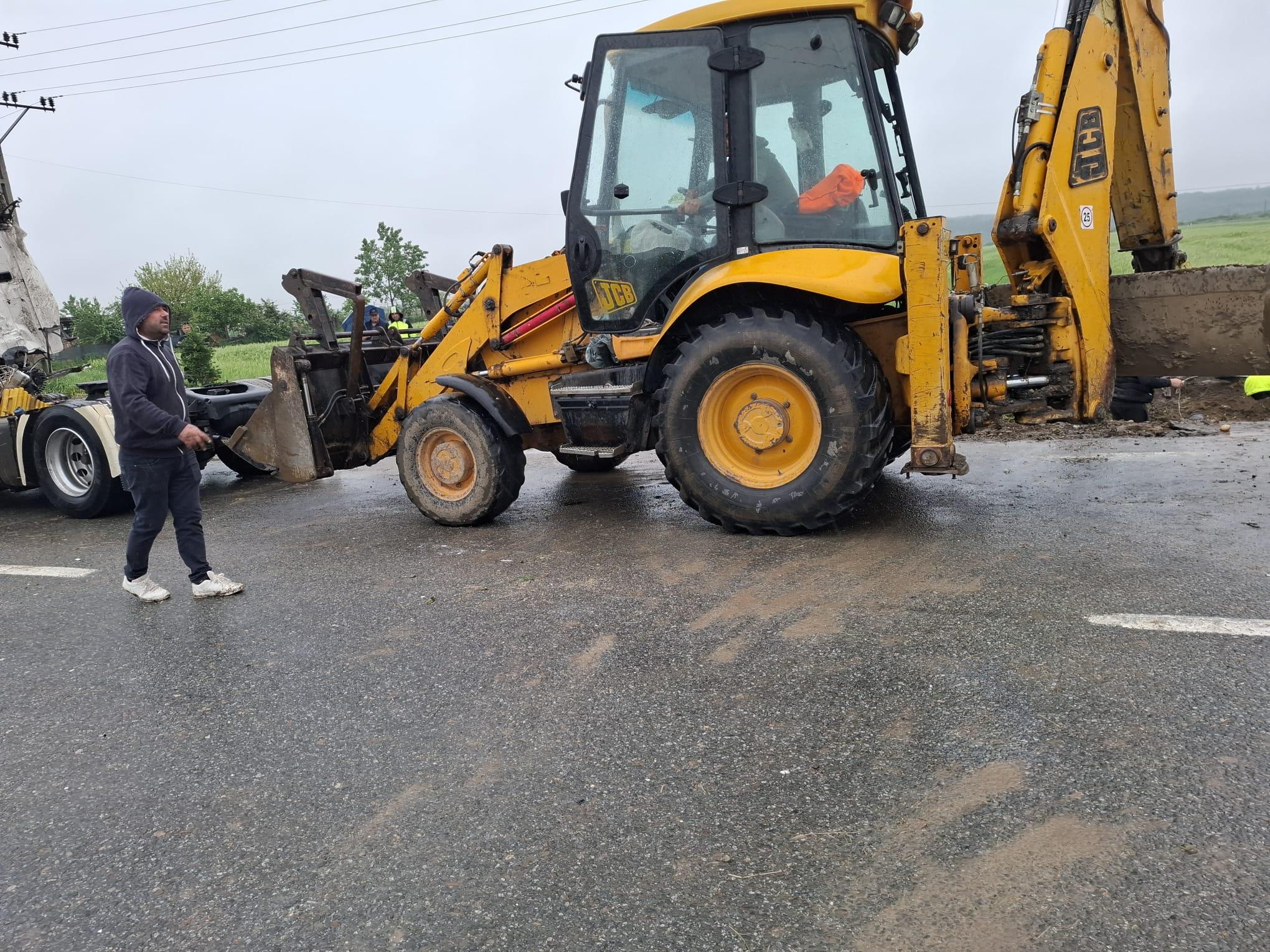Ionuţ a murit nevinovat încercând să evite o maşină intrată pe contrasens. Momentul accidentului din Gorj