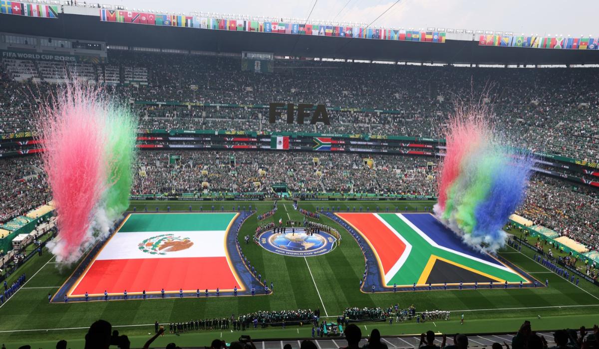 Mexic - Africa de Sud 1-0, în meciul de deschidere de la Cupa Mondială de Fotbal. A marcat Julian Quinones