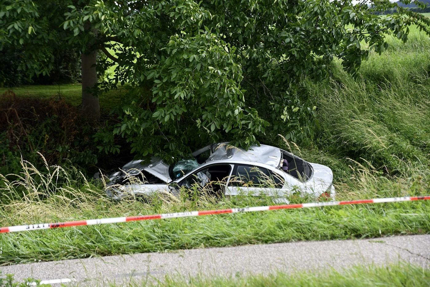 Trei morți, printre care doi copii, după ce o mașină a intrat într-un grup de cicliști în Olanda