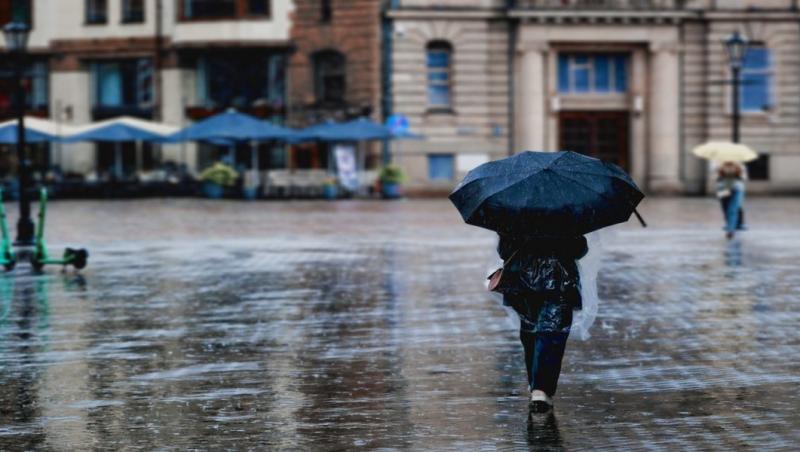 13 judeţe intră sub cod galben de ploi şi vijelii până joi noaptea