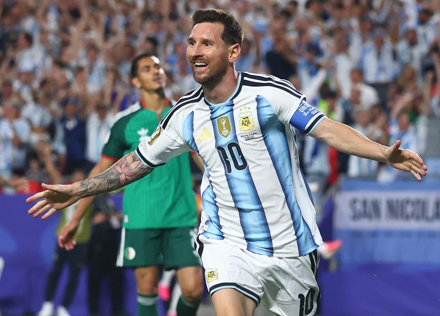 Argentina - Algeria, 3-0. Messi, Messi, Messi! Argentinianul reuşeşte hattrick-ul. VIDEO