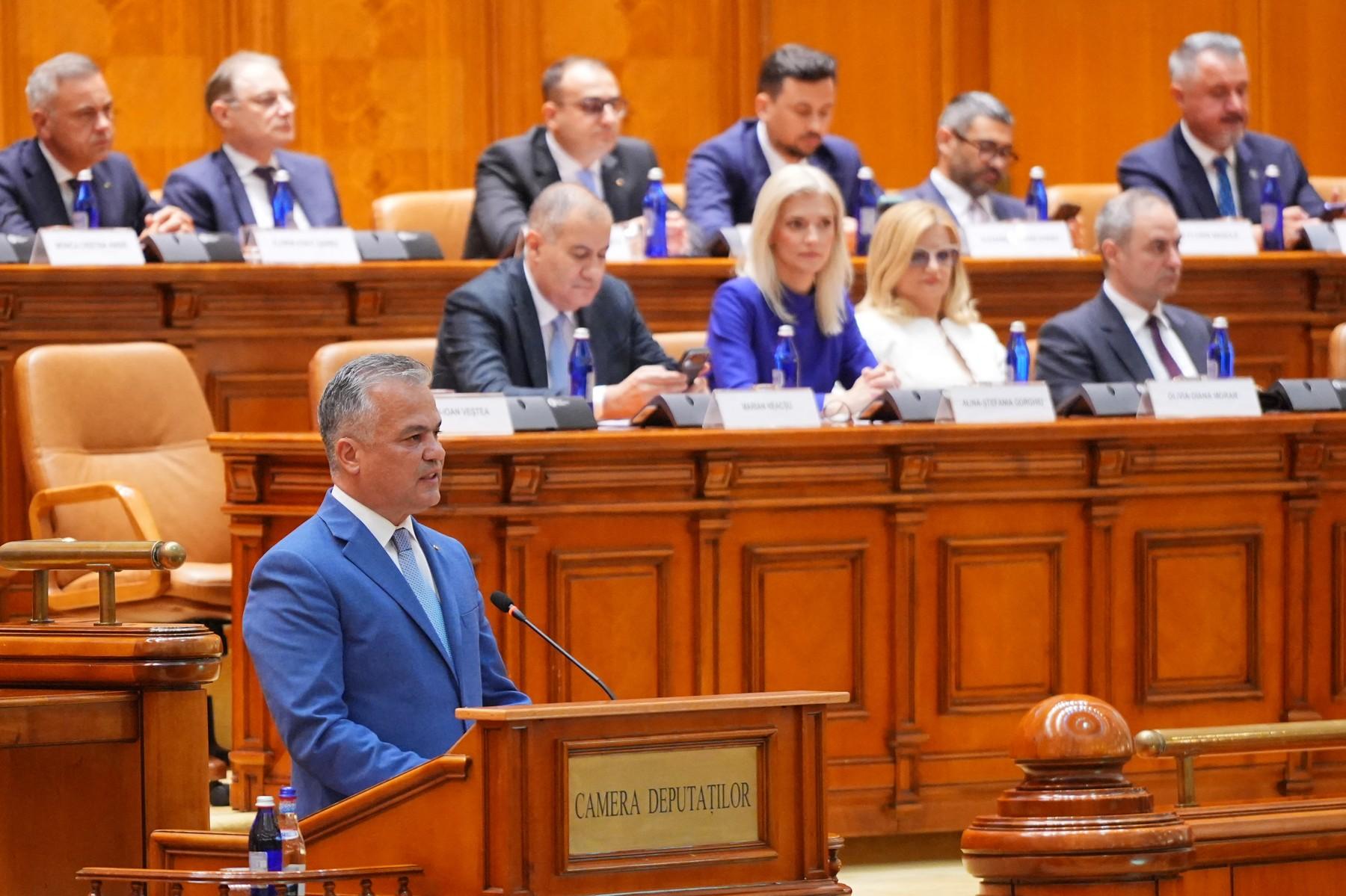 Adrian Veștea, discurs în parlament la votul de învestire