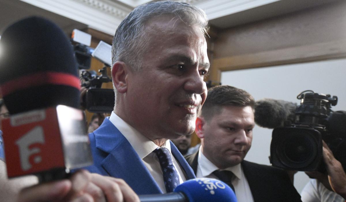 Lista de miniştri şi programul de guvernare, depuse în Parlament. Surse: Azi ar urma să aibă loc votul