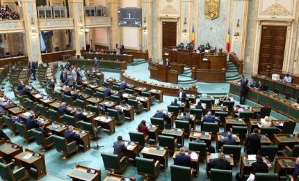 Funcţionarii din Parlament, în grevă japoneză la învestirea Guvernului. Acuză un statut salarial "umilitor"