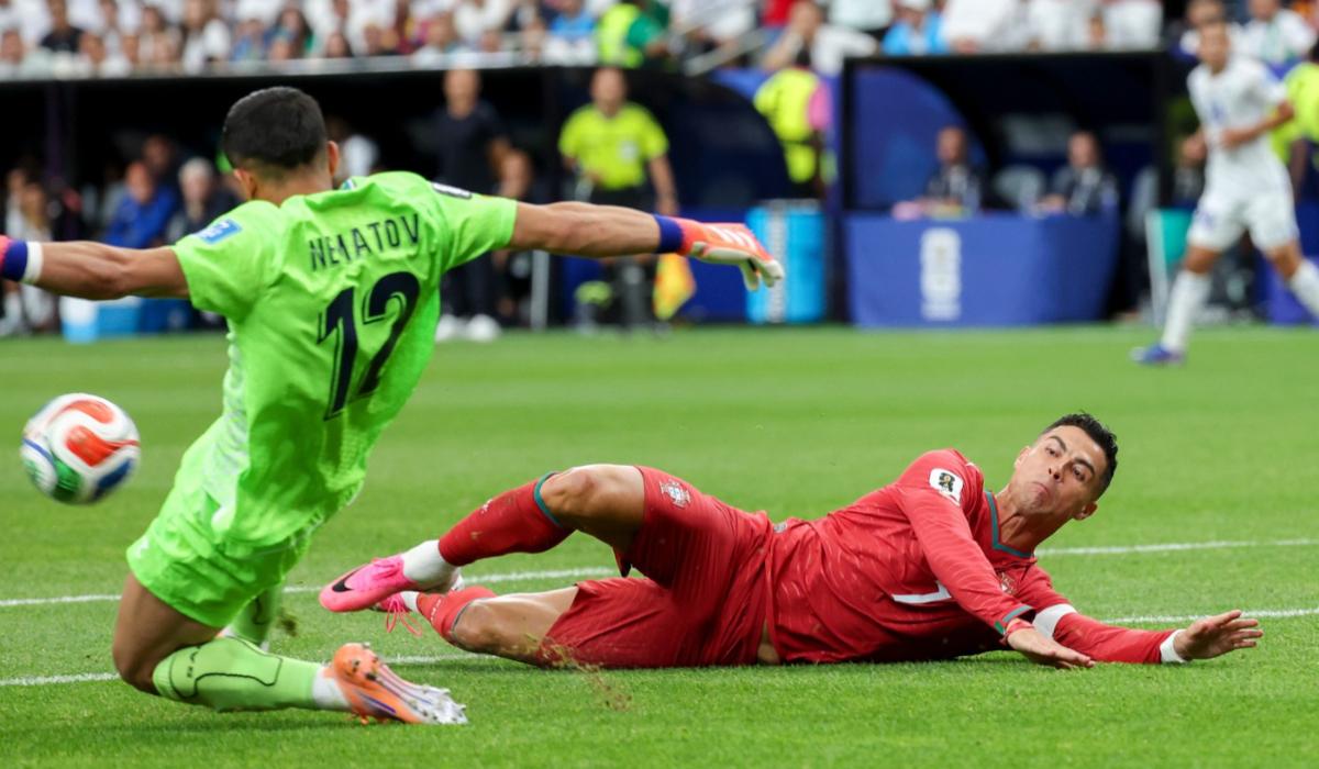 Portugalia - Uzbekistan 4-0. Ronaldo a făcut spectacol, Mendes a marcat superb, Nematov şi-a dat autogol