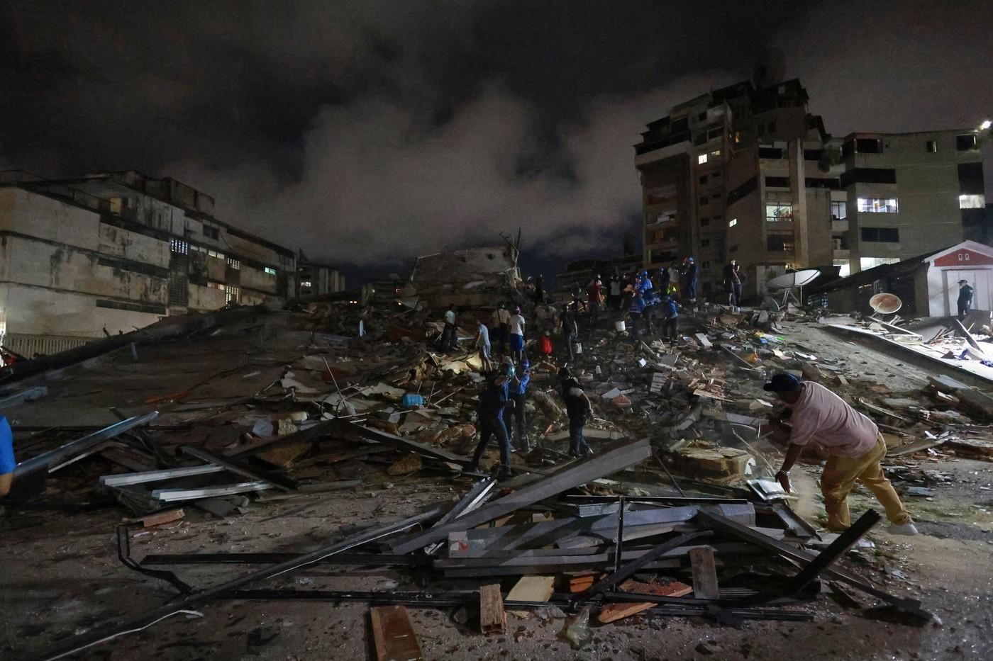Venezuela lovită într-un minut de cele mai mari cutremure din ultimii 100 de ani. Bilanţul morţilor ar putea fi de mii