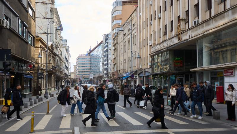 Inflaţia îi face pe români să taie din cumpărături şi din drumurile cu maşina. Ce arată datele INS
