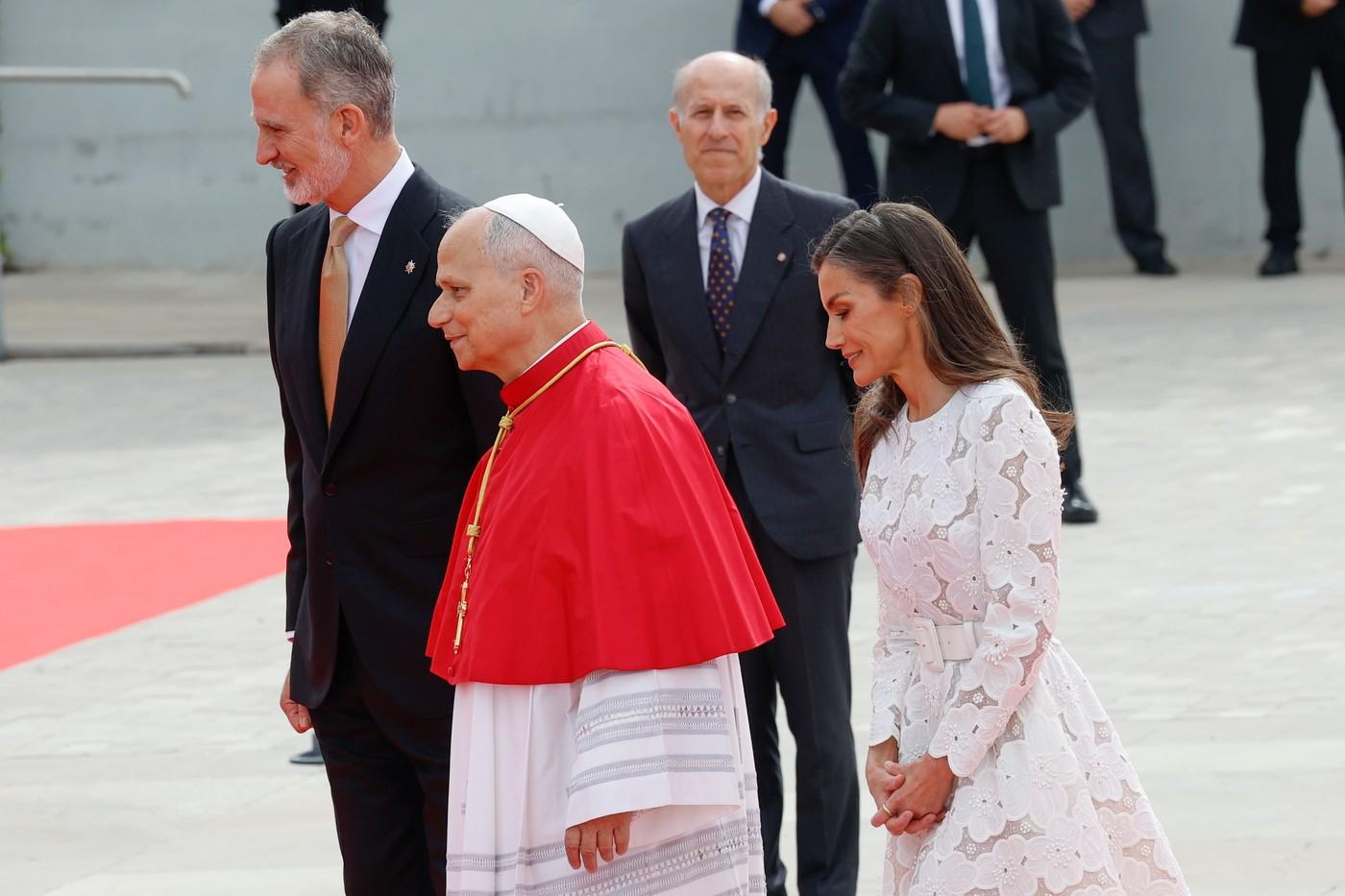 Papa Leon al XIV-lea a ajuns în Spania. Suveranul Pontif începe o vizită istorică de o săptămână