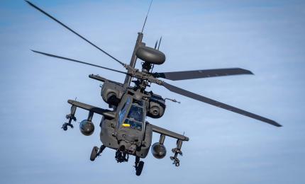 Elicopter Apache, prăbuşit în Strâmtoarea Ormuz. Nu e clar dacă a fost doborât sau a avut o problemă tehnică