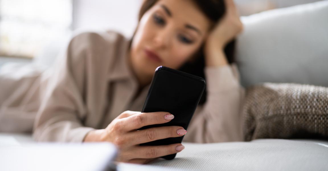 Ghosting-ul, din relaţii până la interviul de angajare. De ce tot mai mulţi aleg tăcerea în locul comunicării
