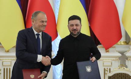 Premierul polonez Donald Tusk şi preşedintele Ucrainei, Volodimir Zelenski. 5 februarie 2026