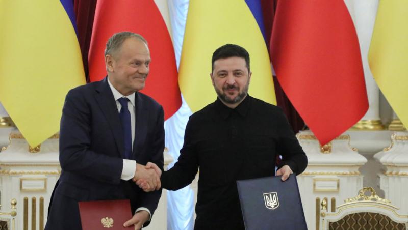 Premierul polonez Donald Tusk şi preşedintele Ucrainei, Volodimir Zelenski. 5 februarie 2026