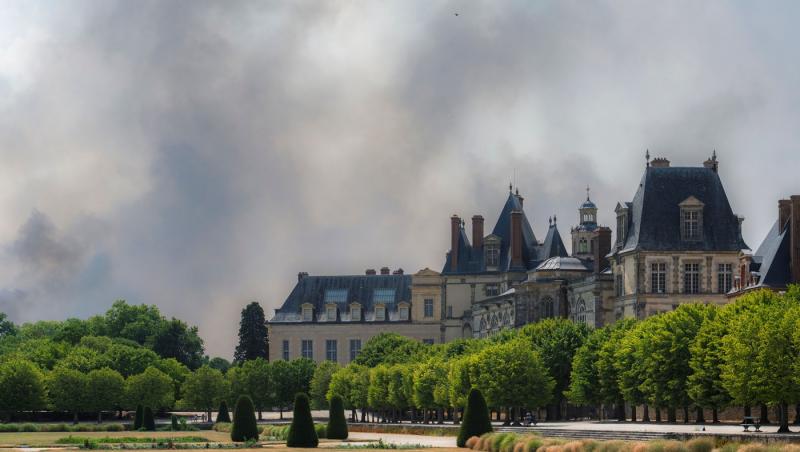 Un pompier voluntar ar fi provocat incendiul de la Fontainebleau. A ars aproape 10% din celebra pădure