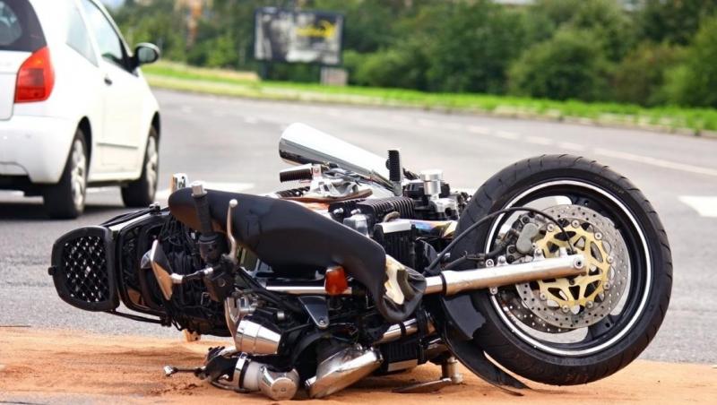 Un polonez şi un maghiar s-au ciocnit cu motocicletele în Alba. Ambii, transportaţi la spital