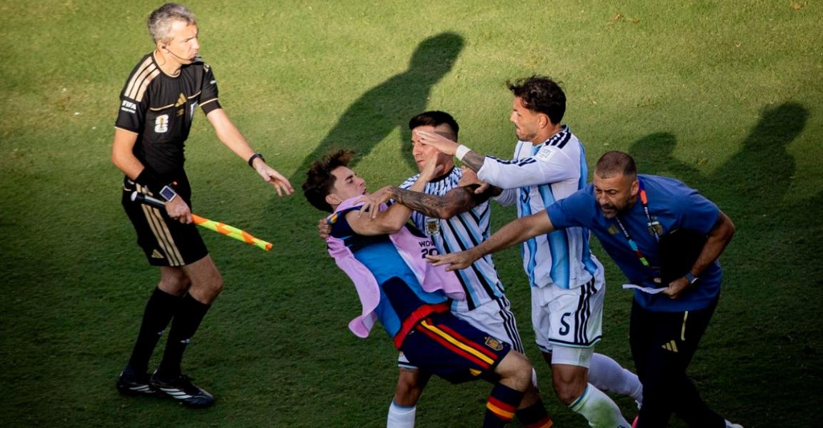Încăierare pe teren după finala Cupei Mondiale