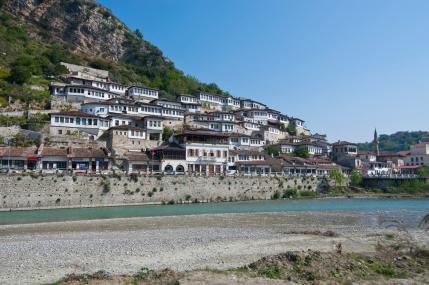 Cât costă o vacanță în Albania față de Bulgaria. Diferențele care îi surprind pe turiști