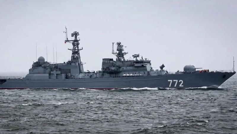 Navă de război a ruşilor, exerciţiu cu muniţie reală lângă Marea Britanie. A fost escortată de Marina Regală