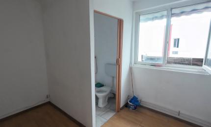 Garsoniere cu 15.000 de euro în 4 cartiere din București. Cum arată în interior