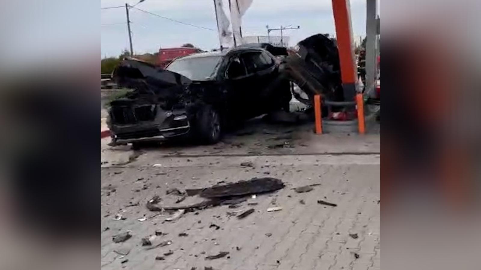 La un pas de tragedie: mașini proiectate într-o stație de alimentare din Dolj, după ce s-au izbit violent