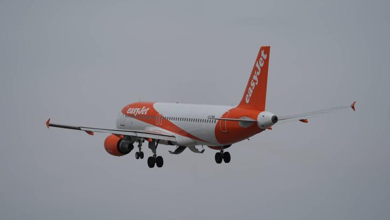 Bătaie la bordul unui zbor easyJet spre Liverpool, între două familii. Aeronava s-a întors din drum