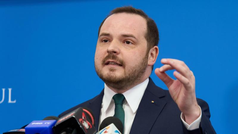Rogobete, atac la adresa lui Bolojan: Cu dronele la graniţa României, Guvernul taie de la Sănătate