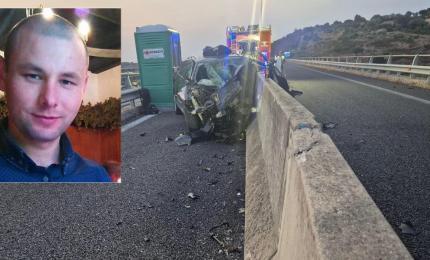 A murit sub ochii fiului său, după ce şi-a abandonat soţia pe marginea unui drum din Italia