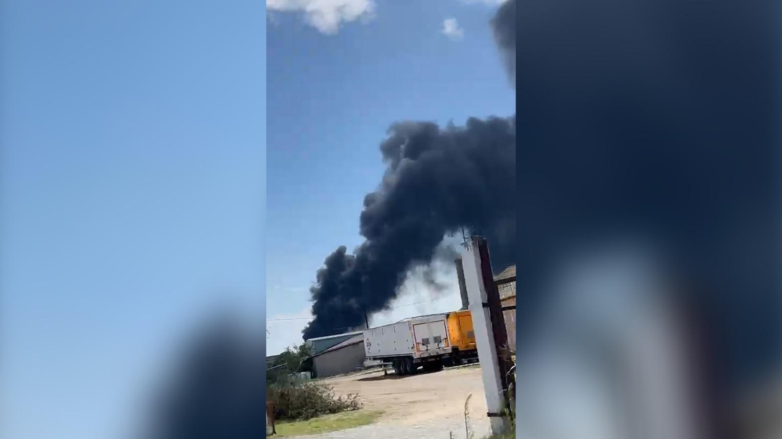 Accident urmat de incendiu între un utilaj agricol și o cisternă cu benzină, pe DN2A, în Constanța