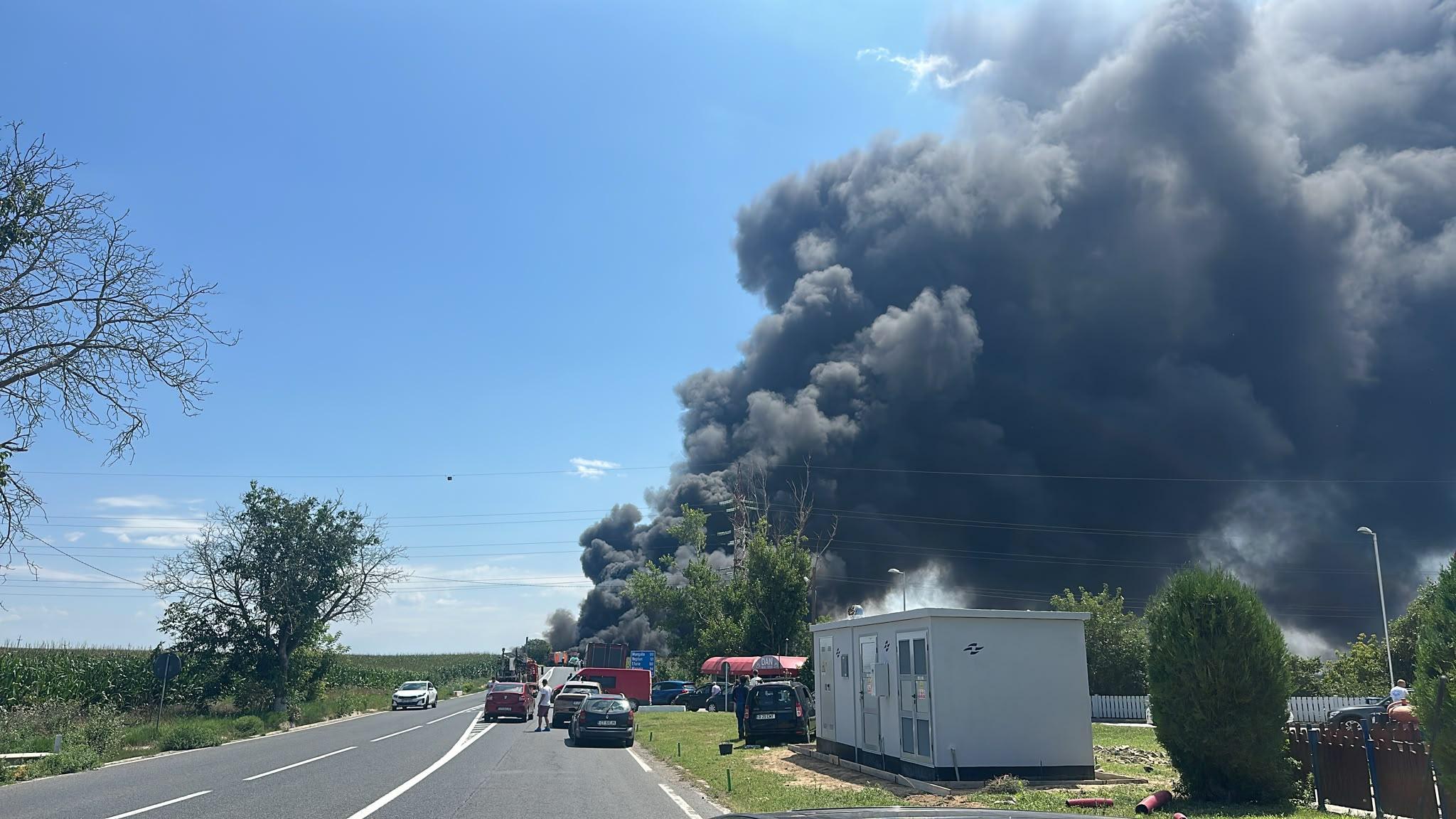 Accident urmat de incendiu între un utilaj și o cisternă cu benzină, pe DN2A, în Constanța