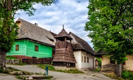 Satul cu doar 17 locuitori, invadat de peste 100.000 de turiști: "Ce e aici, grădină zoologică?!"