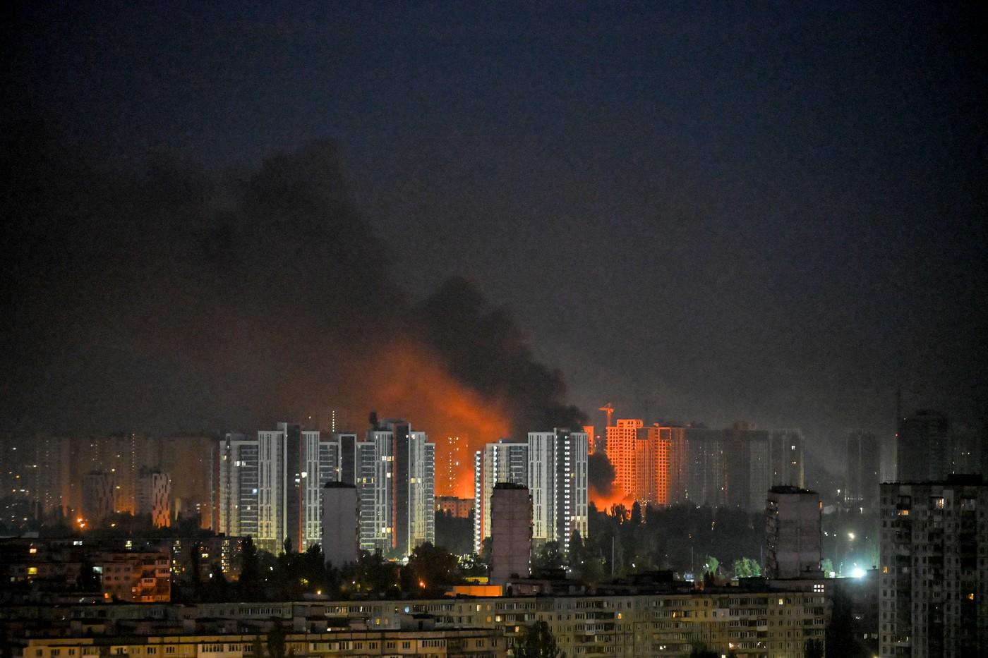 Ucraina nu a reușit să doboare nicio rachetă balistică rusească 12 morţi la Kiev. Apelul lui Zelenski