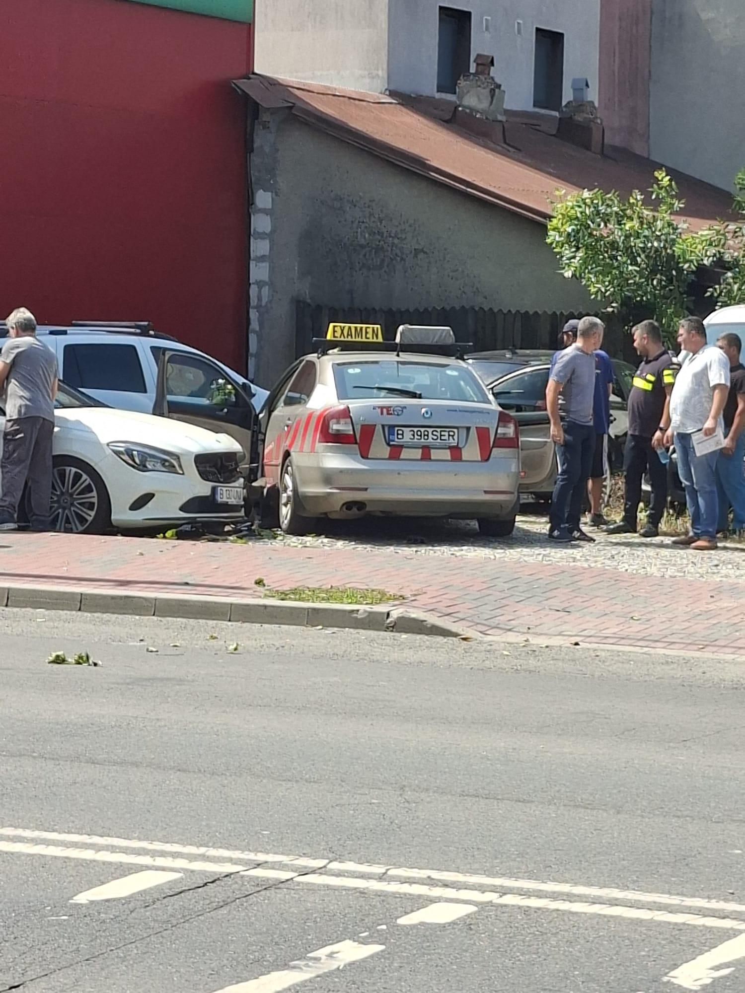 Un tânăr din Bucureşti a făcut accident chiar în ziua în care dădea examen de permis