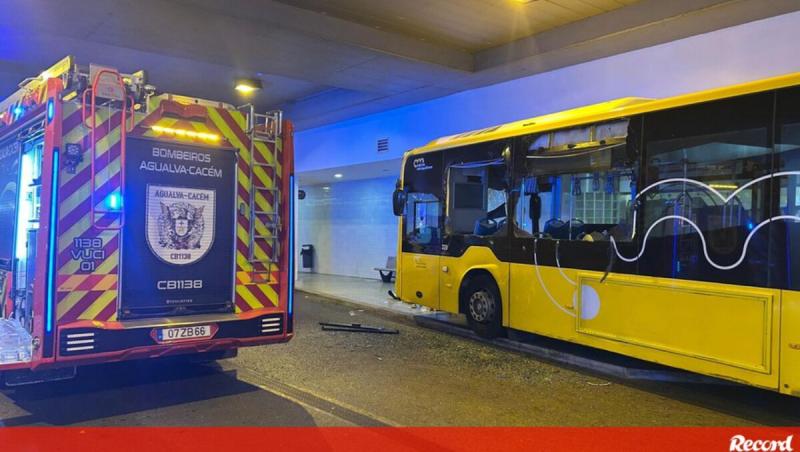 Accident cu 2 morți si 20 răniți în Lisabona. Şoferul a pierdut controlul autobuzului