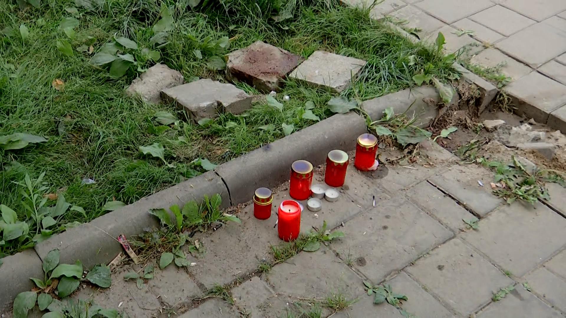 ANIMAŢIE. Femeie, strivită pe o bancă din Tulcea, de un şofer care a evitat să intre în maşina din faţă