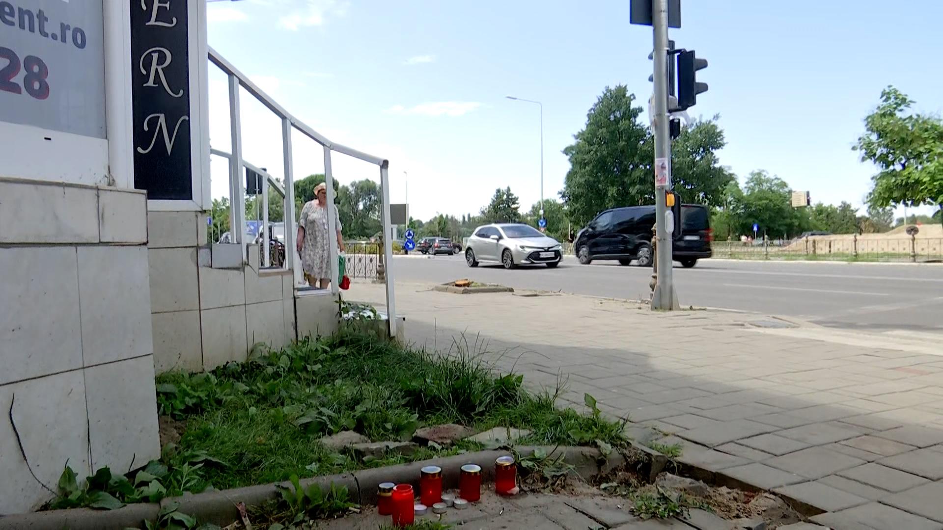 ANIMAŢIE. Femeie, strivită pe o bancă din Tulcea, de un şofer care a evitat să intre în maşina din faţă
